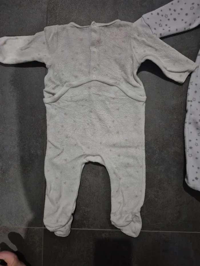 Lot pyjama et surpyjama 6 mois - photo numéro 4