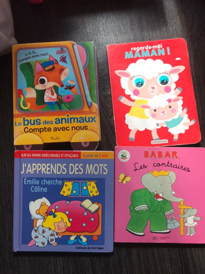 Lot 4 livres bébés