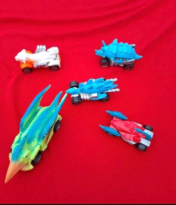 Lot de voitures animaux