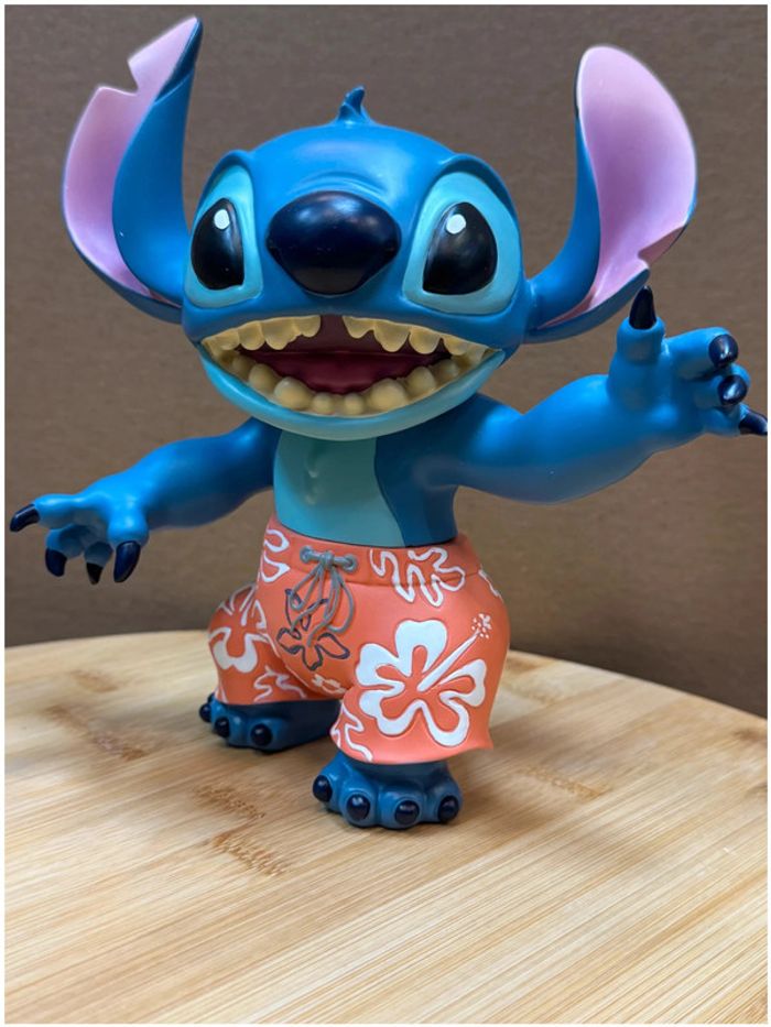 Figurine Stitch Aloha – Disney Showcase Officielle - photo numéro 2