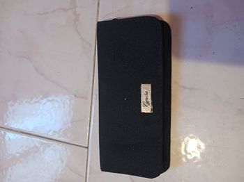 Etui noir avec fermeture éclaire Cypréa