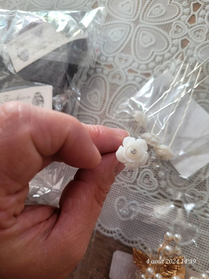 Lot Accessoires cheveux et faux cils - photo numéro 2