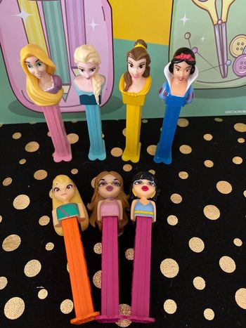 Figurine collection pez