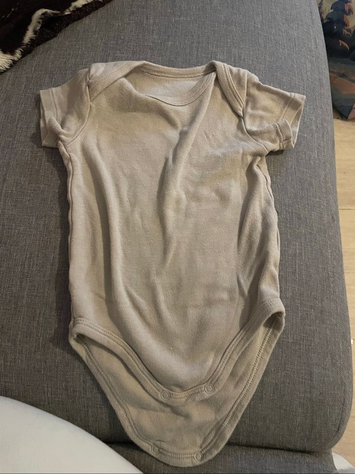 Lot de body plusieur taille - photo numéro 6