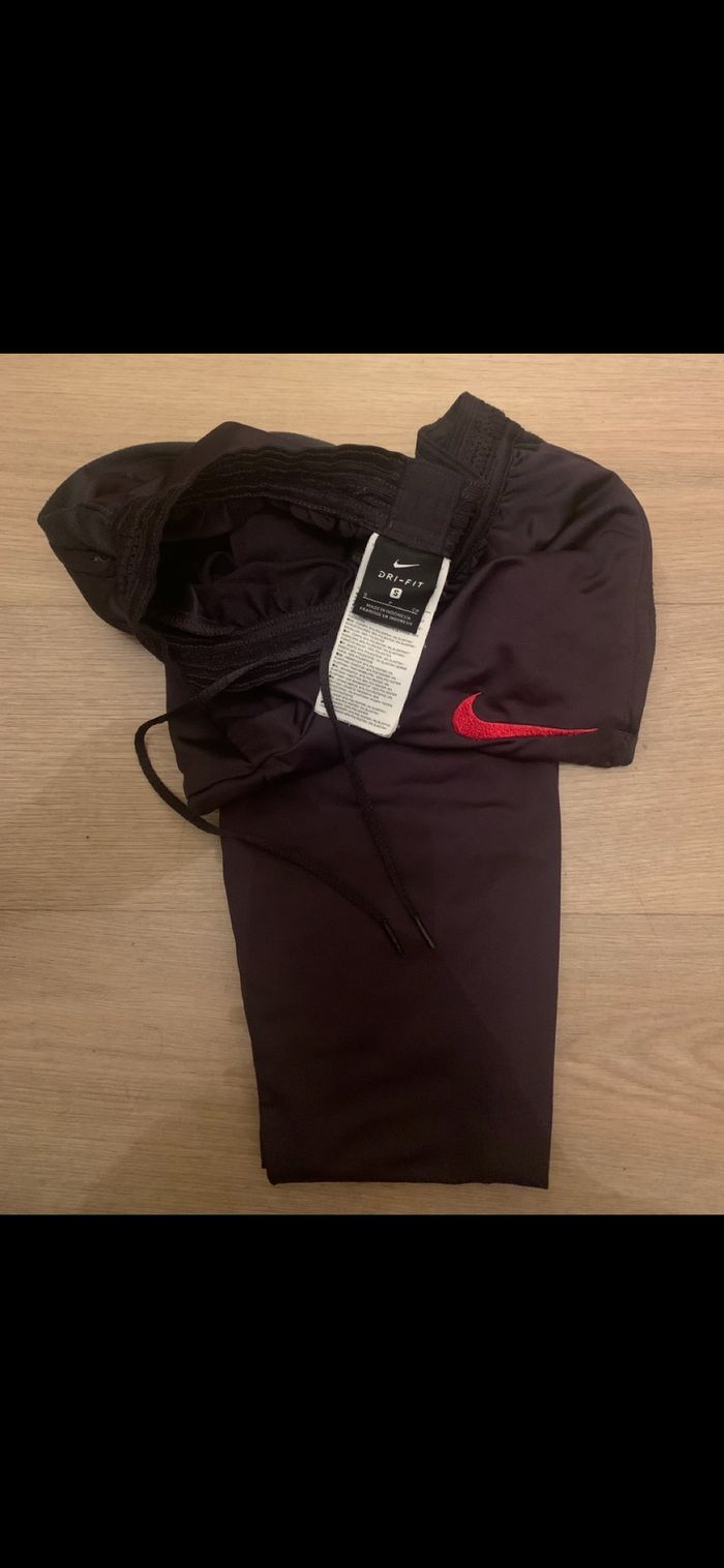 Jogging nike Paris saint germains taille S adulte - photo numéro 4