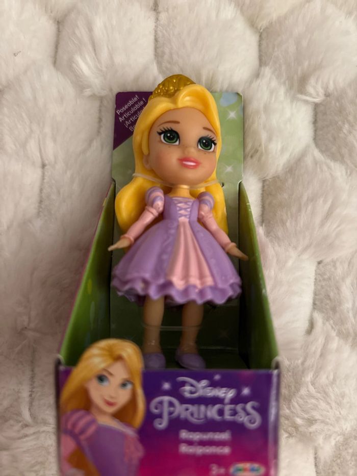 Mini figurine princesse raiponce
