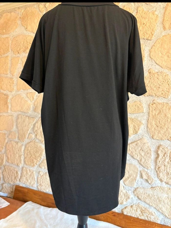 T-shirt noir basique Shein – Taille XXXL – Coupe décontractée et col V - photo numéro 4
