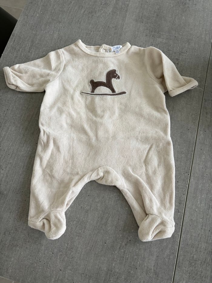 Pyjamas 1 mois - photo numéro 2