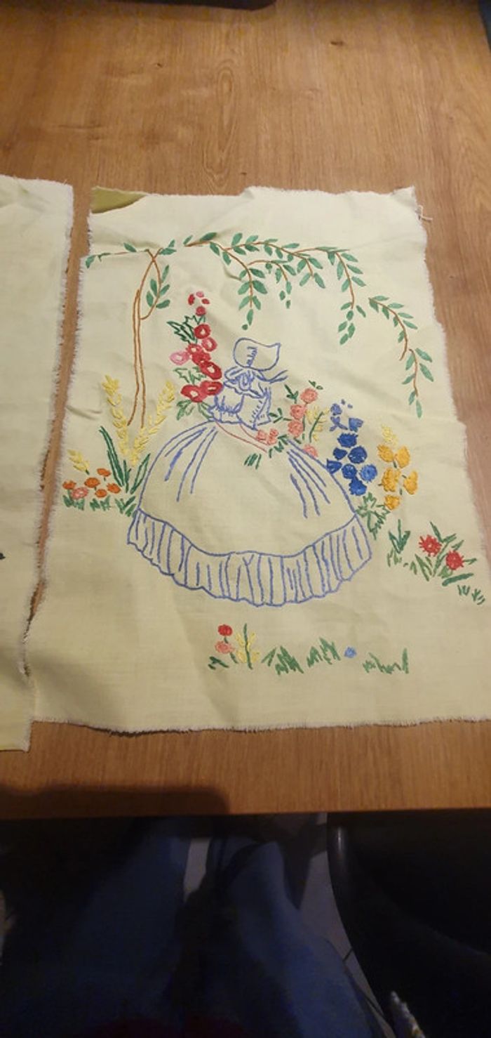 Lot de 2 Broderies - photo numéro 2