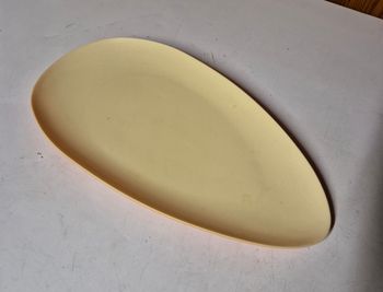 Plat de service triangulaire orange en mélanine vintage