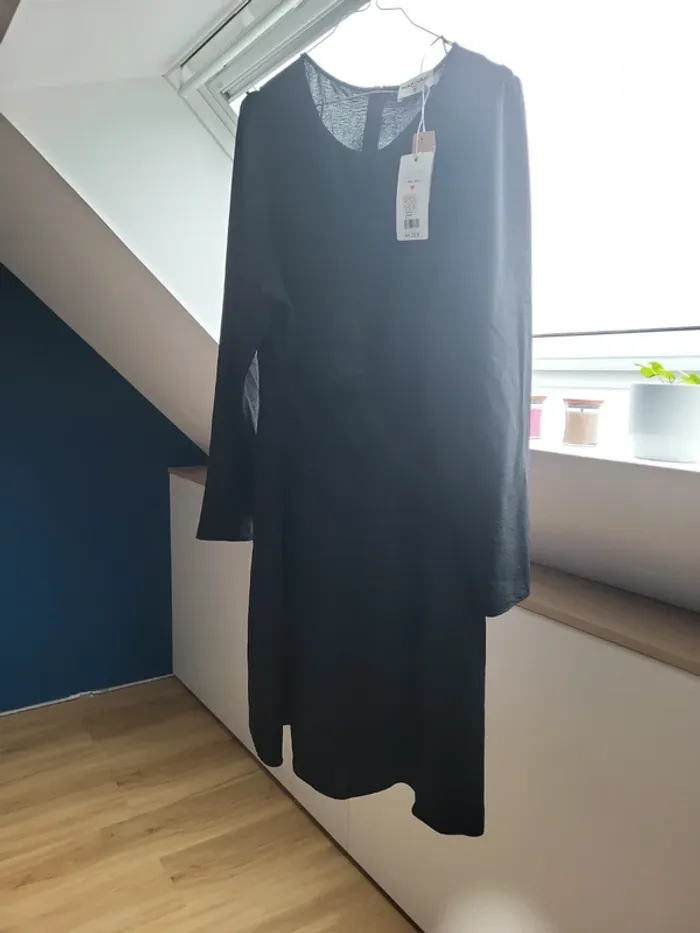 Robe noir nafnaf 44 - photo numéro 2