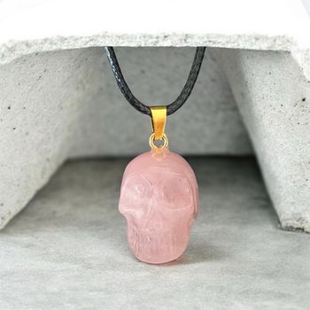 Pendentif avec collier Pierre quartz rose tête de mort