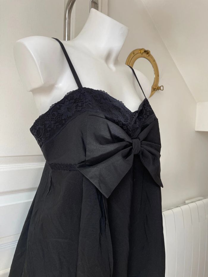 Robe noire avec noeud - photo numéro 7