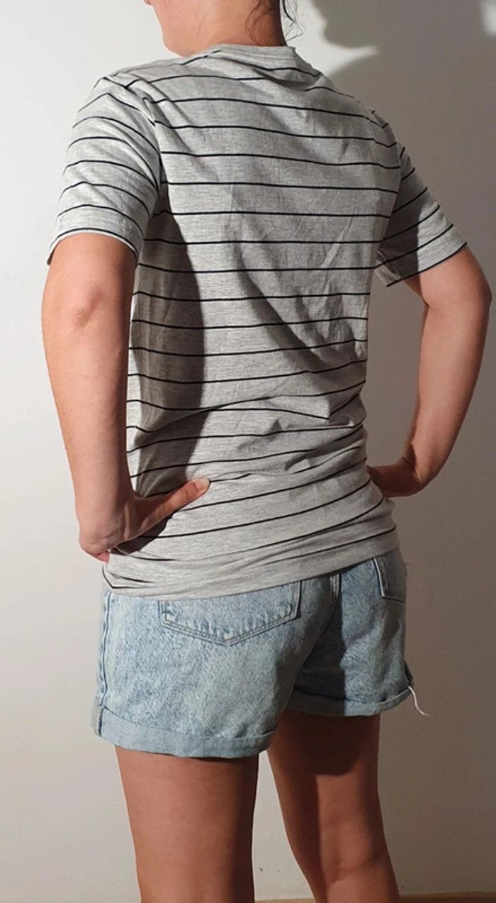 T shirt long gris rayé H&M - photo numéro 2