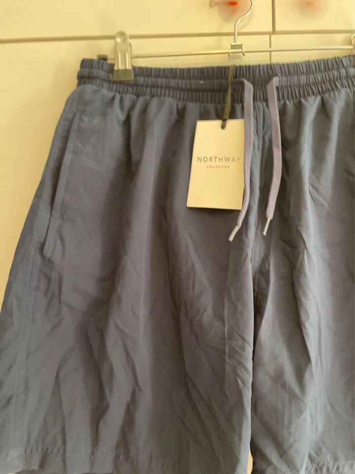 Short de sport bleu marine taille M northway - photo numéro 3