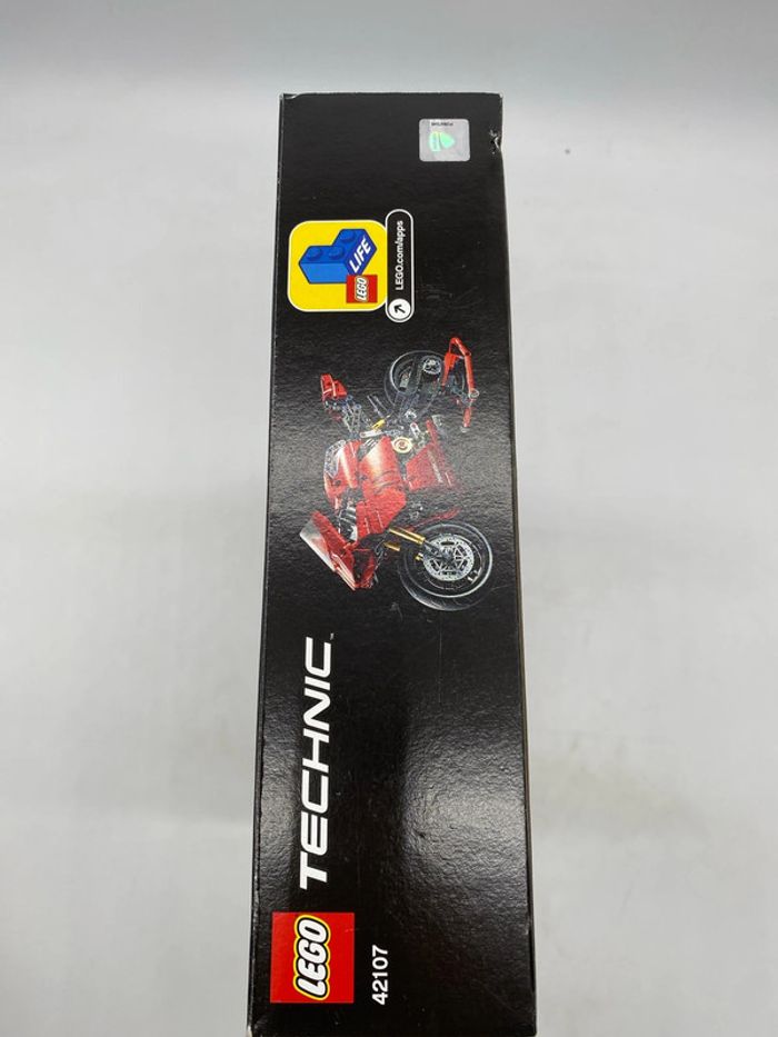 Lego Technic Ducati Panigale V4 R - photo numéro 4