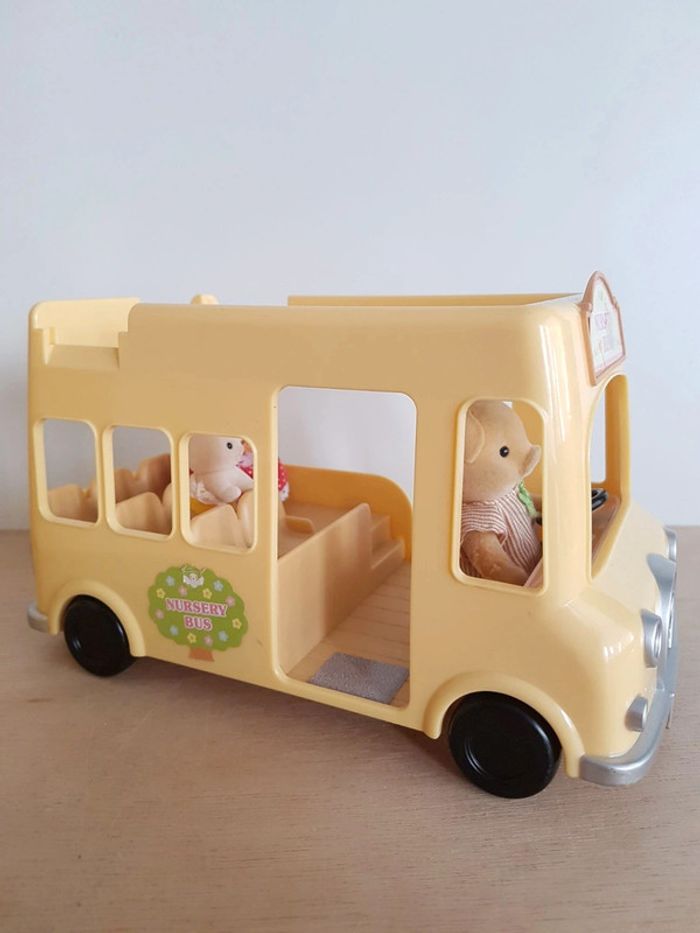 Sylvanian Families maison, famille et bus - photo numéro 12