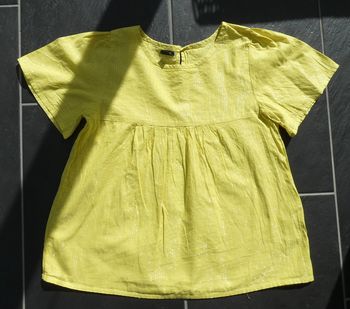 Joli haut jaune et argenté fille 10 ans (138-143 cm)