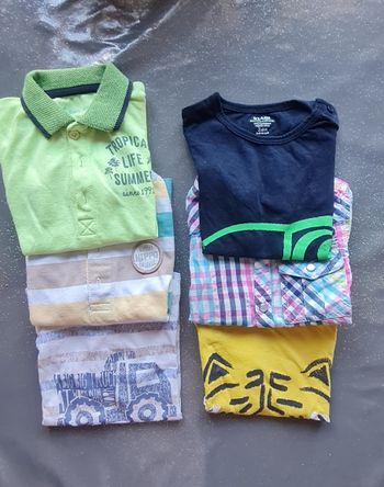 Lot t-shirts manches courtes.