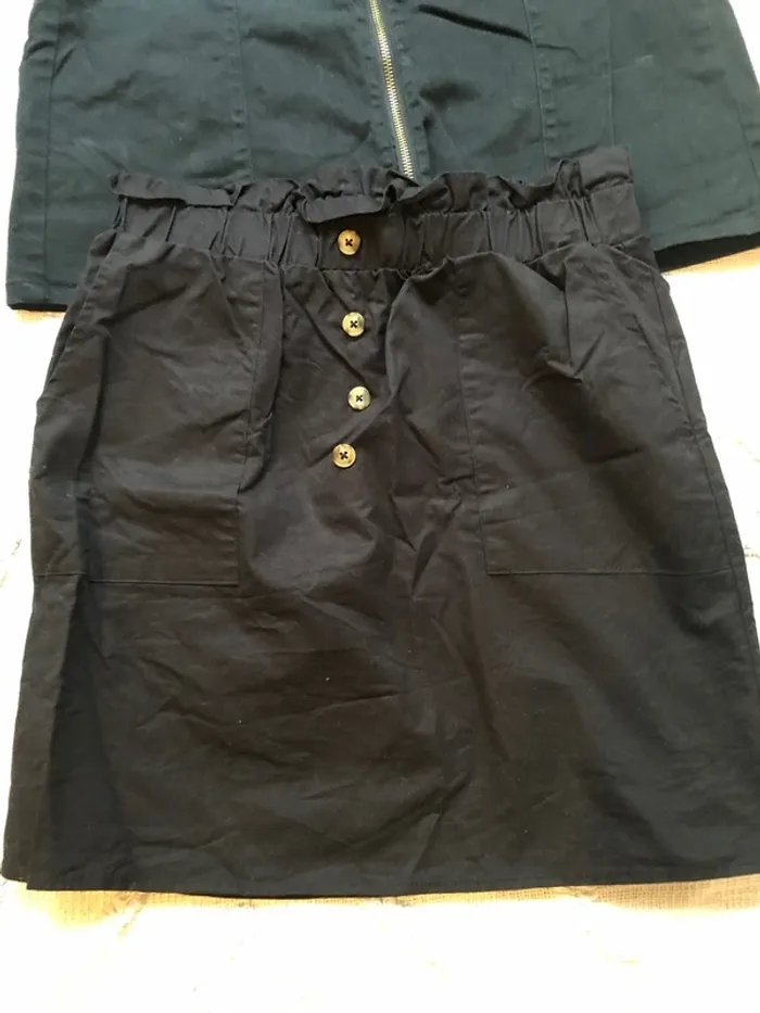 Lot 2 jupes noires taille 38 - photo numéro 2