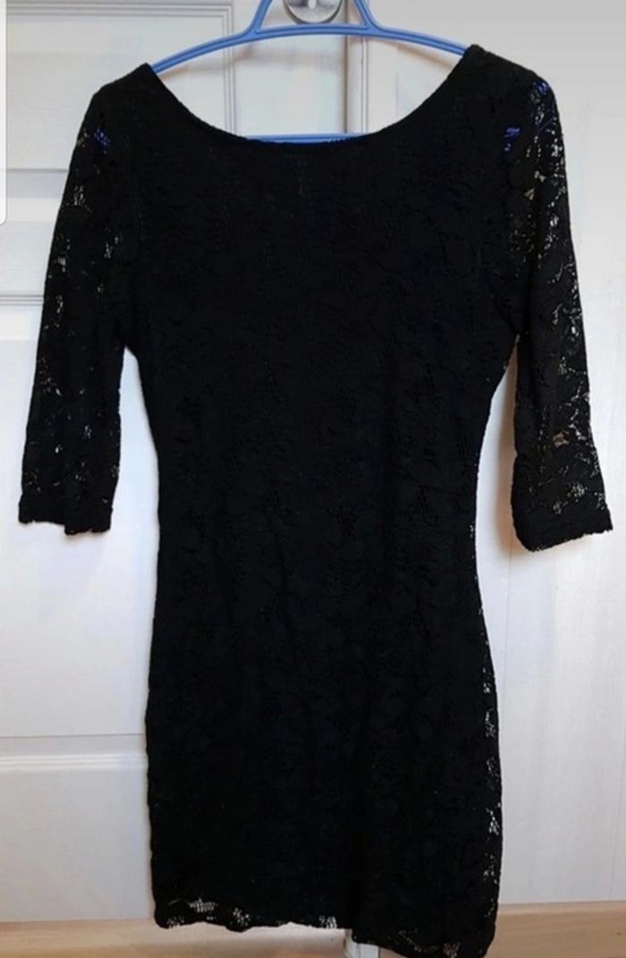 Robe jennyfer en dentelle taille m