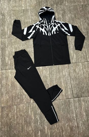Ensemble Nike