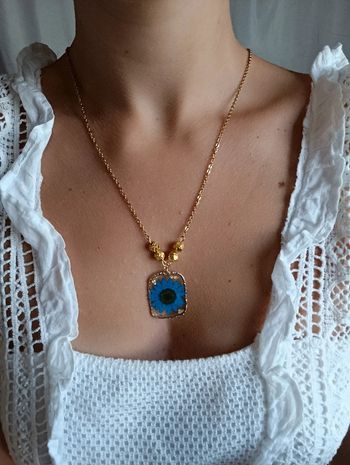 Joli collier acier inoxydable et résine