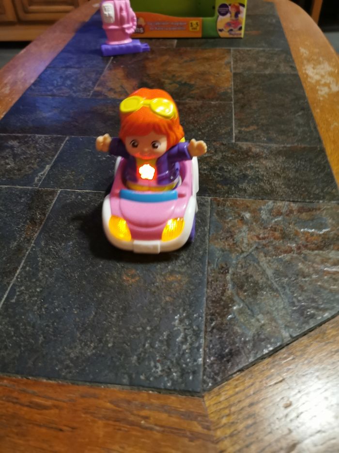 Tut tut copains Le cabriolet magique de Kate la pipelette - photo numéro 4