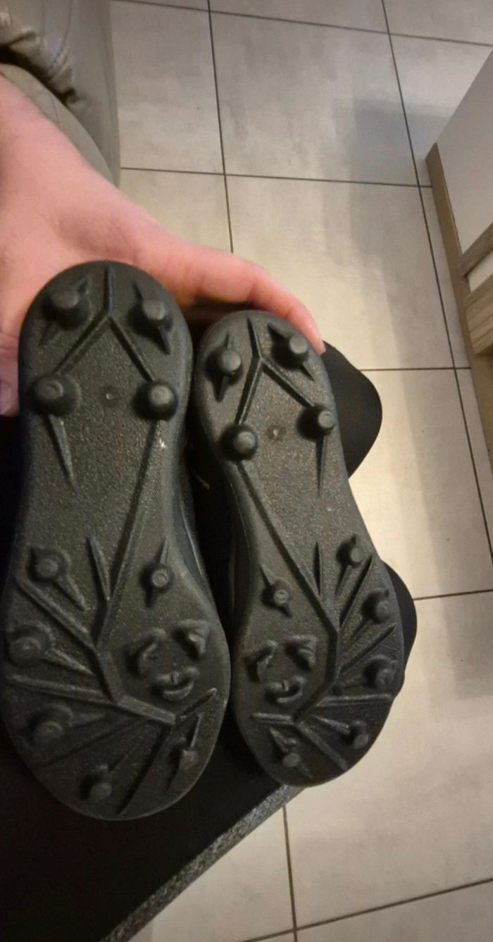 chaussure de foot enfant poiture 31 - photo numéro 6