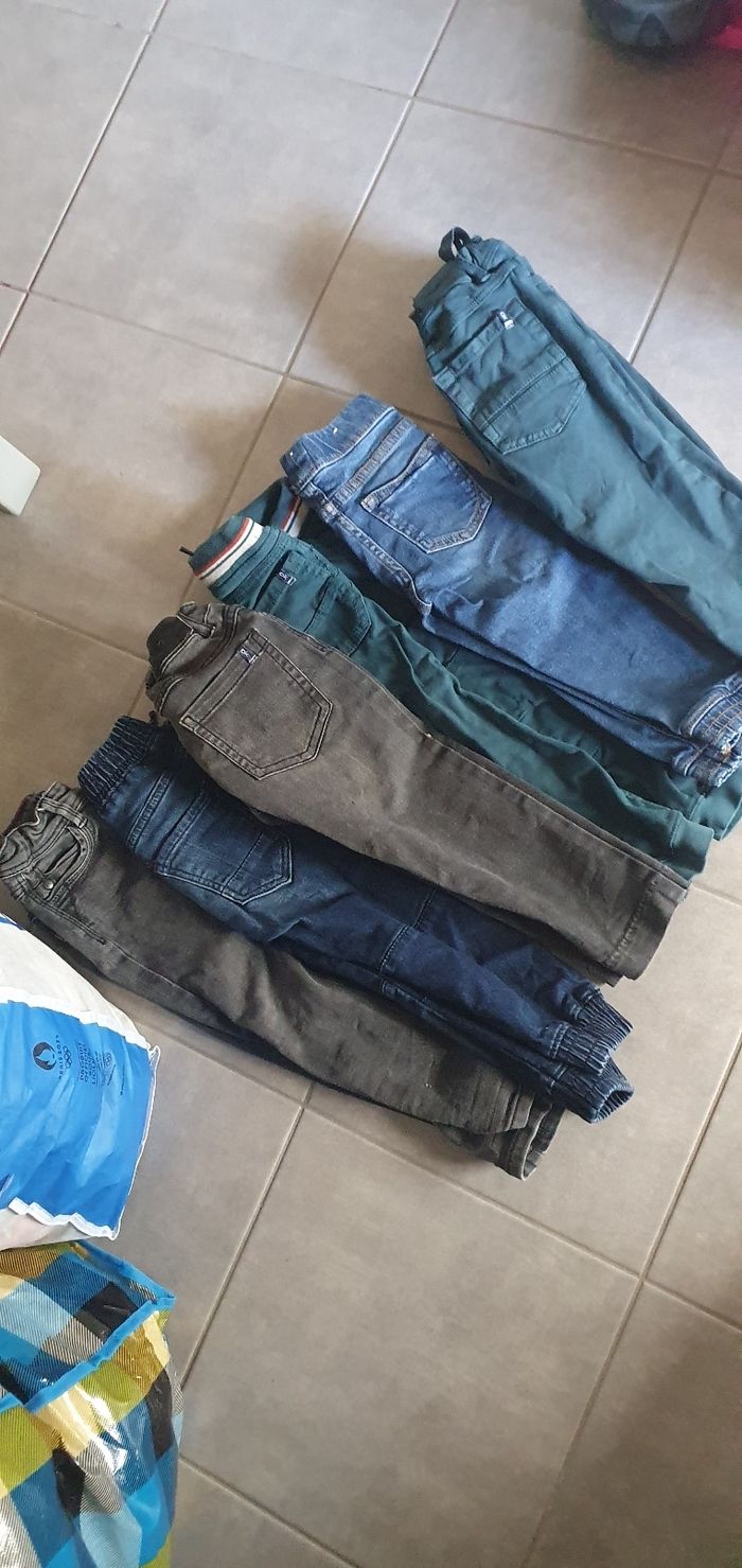 Lots de jeans garçon 2 ou 3 ans