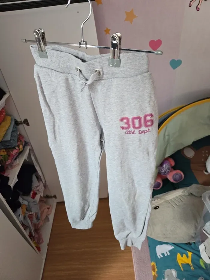 Jogging taille 8 ans - photo numéro 3