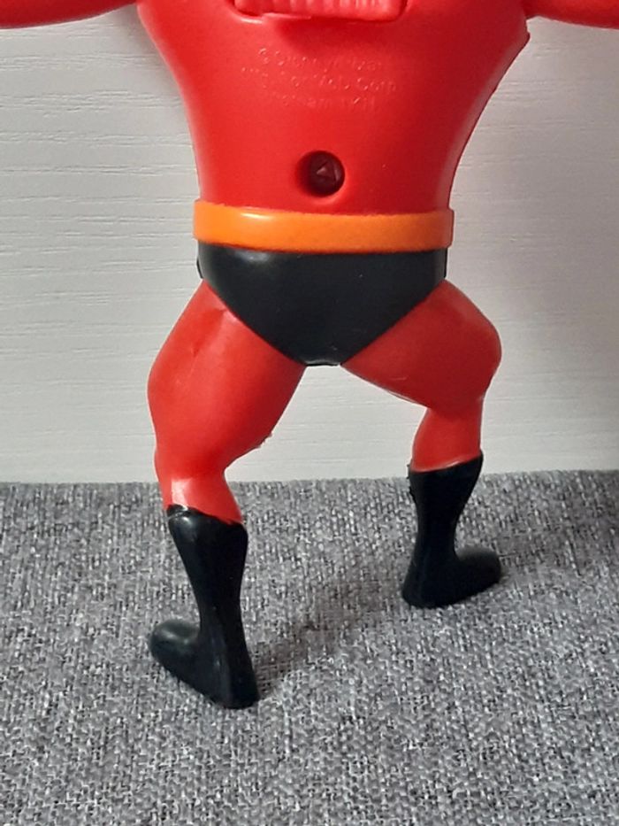 Lot de 2 figurines Disney / Pixar McDonald's Les Indestructibles - photo numéro 11