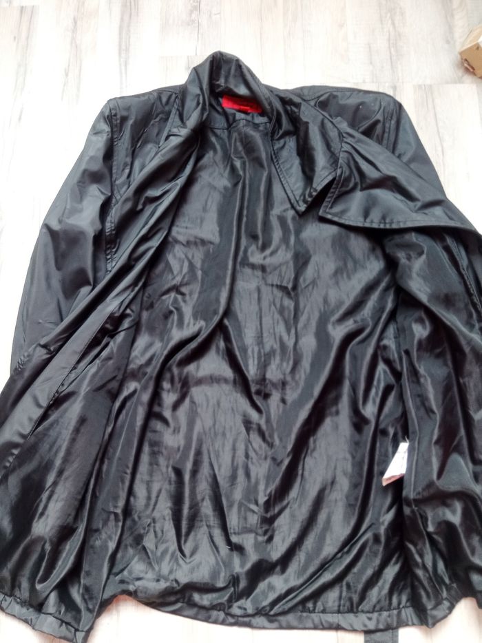 Veste noire imperméable - photo numéro 3