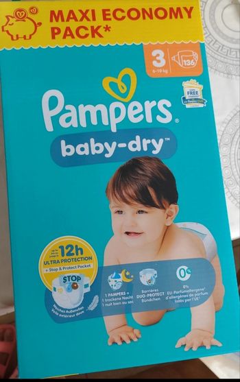 136 couches baby-dry taille 3.