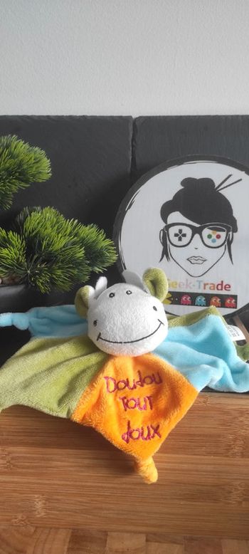 Doudou Tout doux Vache vert bleu orange central vet blanc étoile Noeuds Sourire