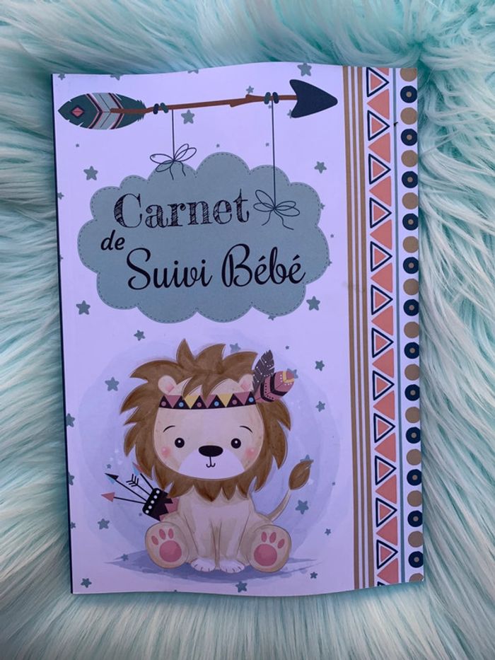 Livre carnet de suivi bébé