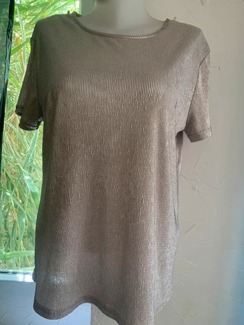 Tee shirt taille 38 beige brillant