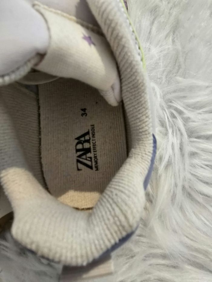 Neuves (non portées)🏷🩷🤩🥰superbes  baskets pointure 34 fille 🩷🤩🥰 - photo numéro 6