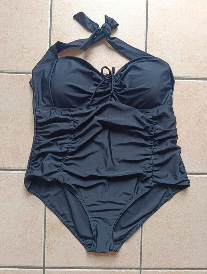 Maillot de bain Shein taille 4XL neuf