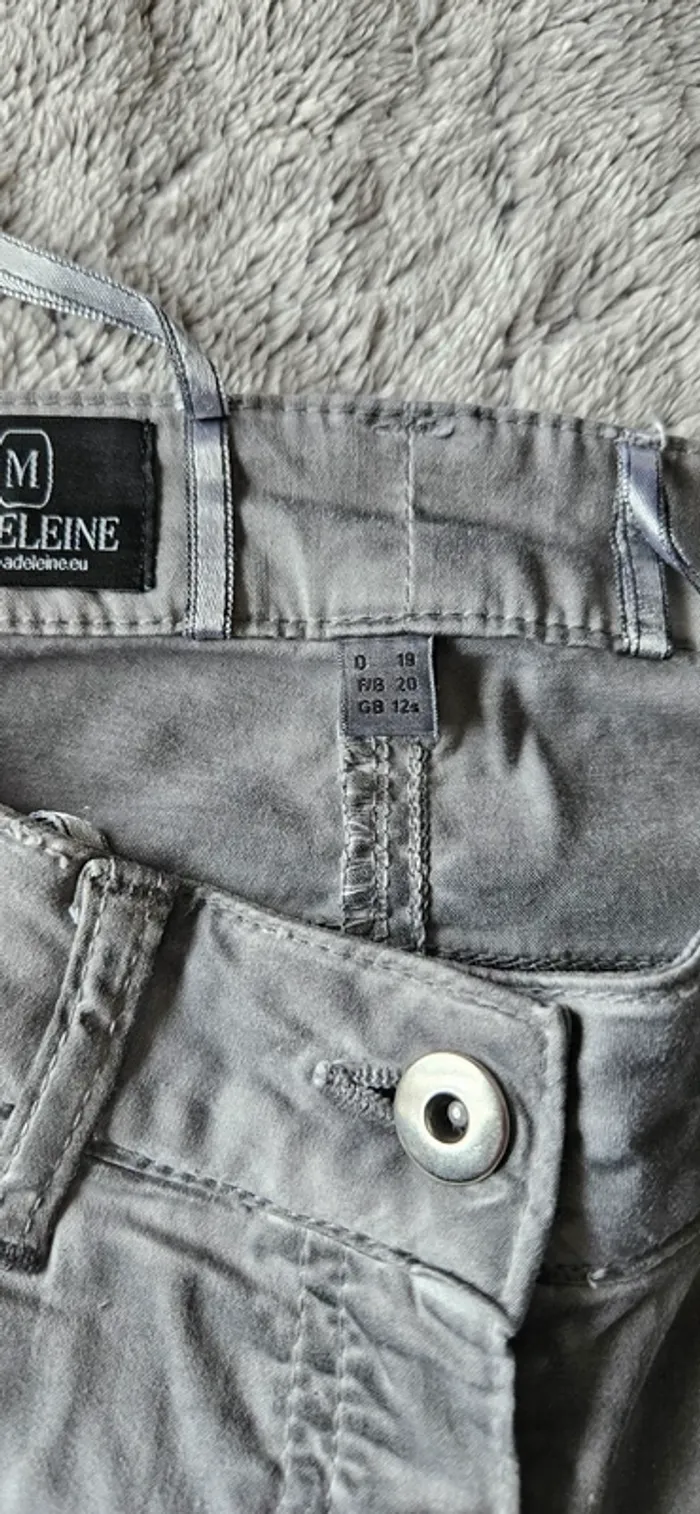 Pantalon gris usé - photo numéro 5