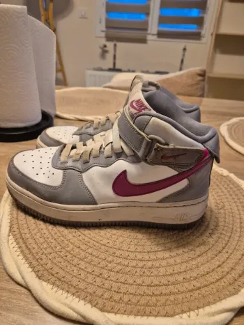 Nike grise et violette