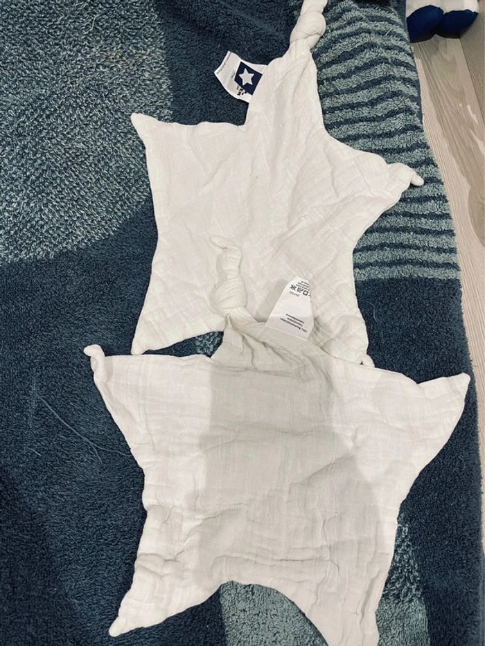 Lot de 2 Doudous blancs mousseline forme étoile