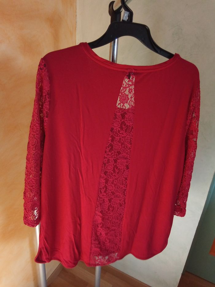 Pull femme rouge/ bordeaux manches 3/4 en dentelle  excellent état - photo numéro 6