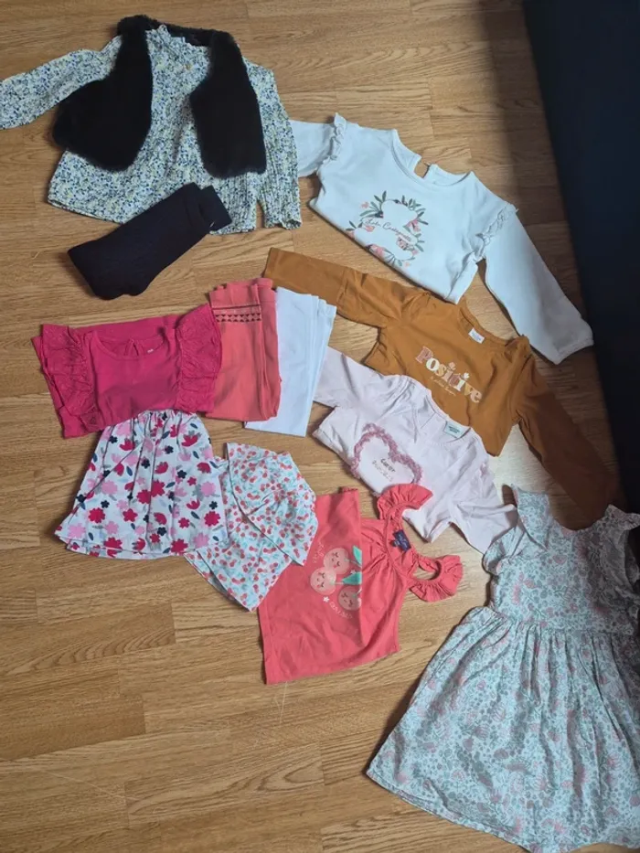 Lot vêtements fille 3 et 4 ans