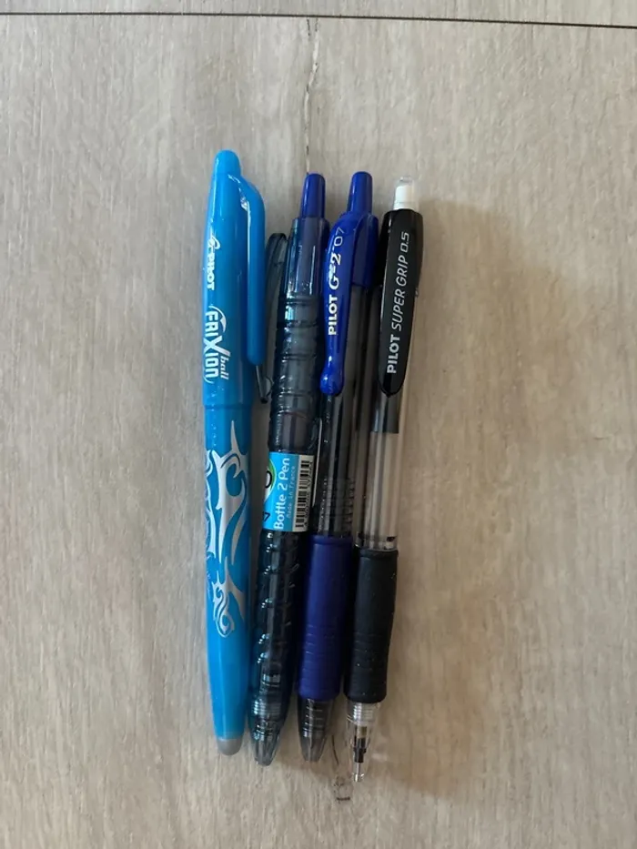 Divers stylos Pilot