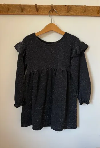 Robe pailletée noire Zara