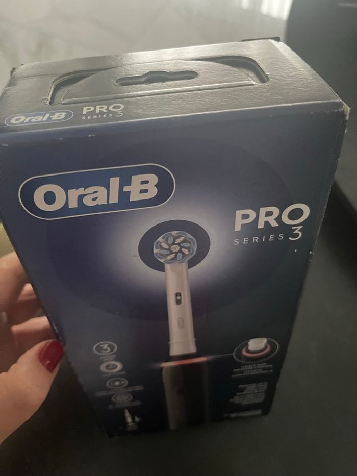 Brosse à dents Oral b série 3 - photo numéro 3