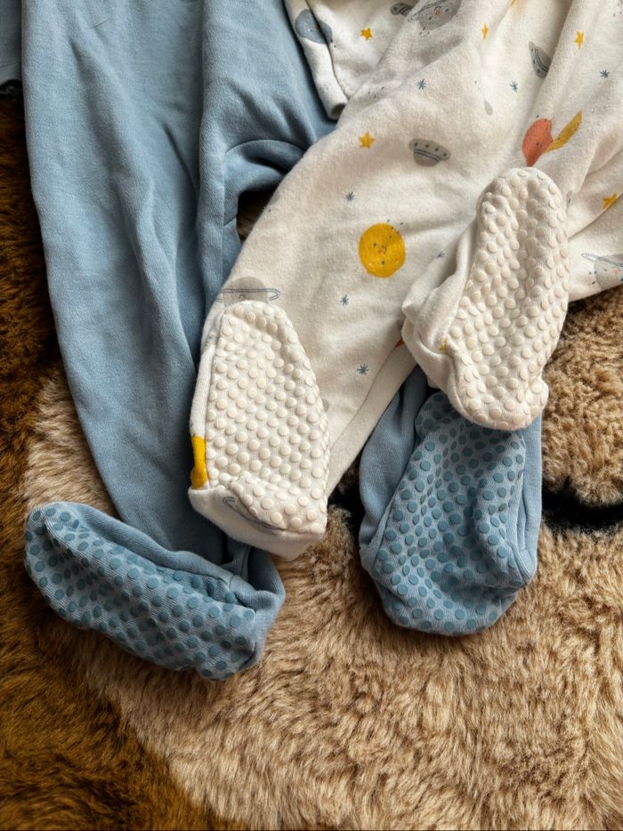 Lot de 2 pyjamas fin planète TEX t.12m - photo numéro 4