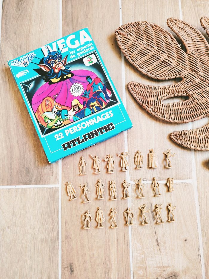 🔥Coffret Vega les ennemis de Goldorak- 22 minis figurines pvc - années 70'