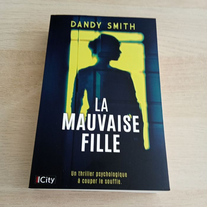 Livre la mauvaise fille neuf
